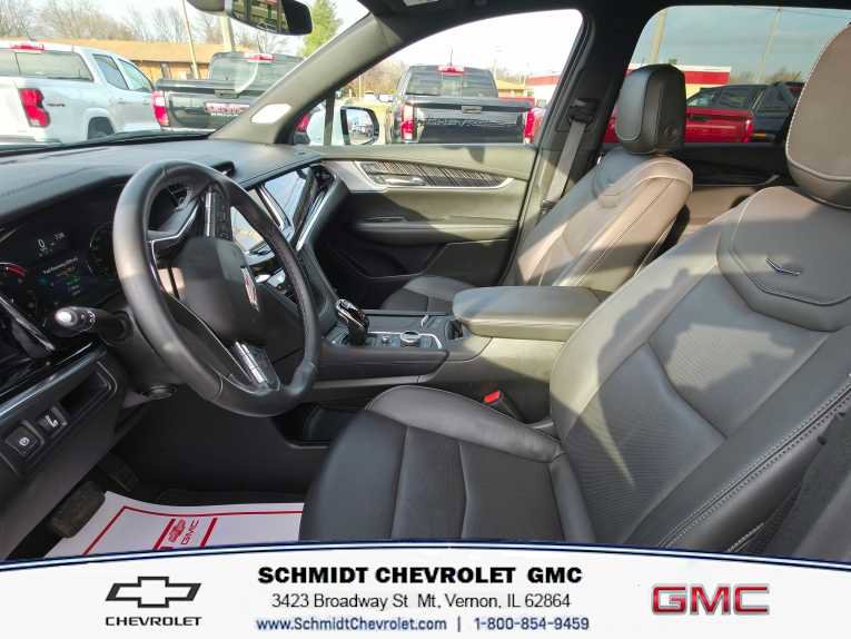 Used 2025 Cadillac XT6 Premium Luxury image 15