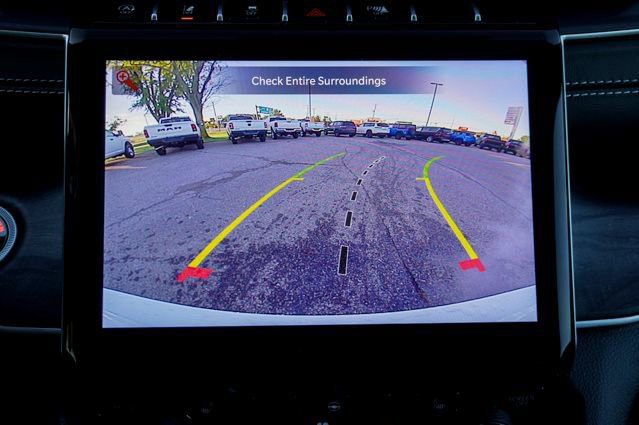 New 2025 Jeep Grand Cherokee Limited w/ Black Appearance Package image 17