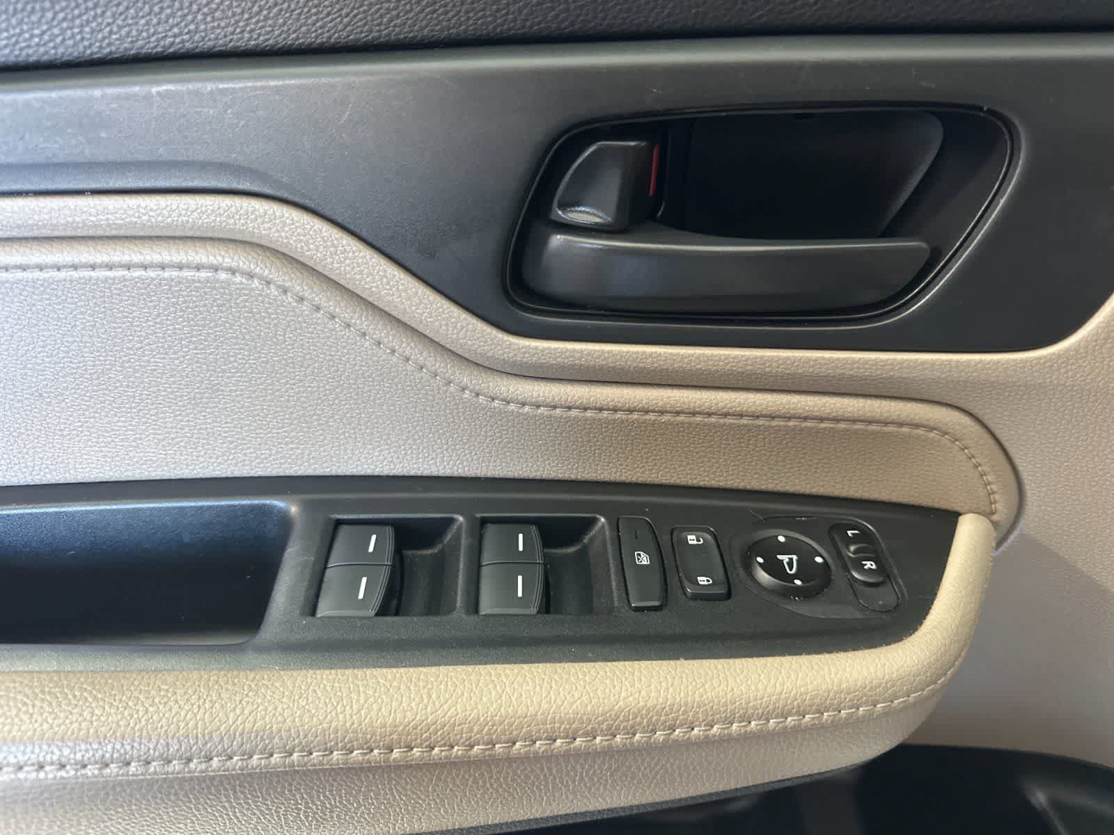 Used 2018 Honda Odyssey EX image 13