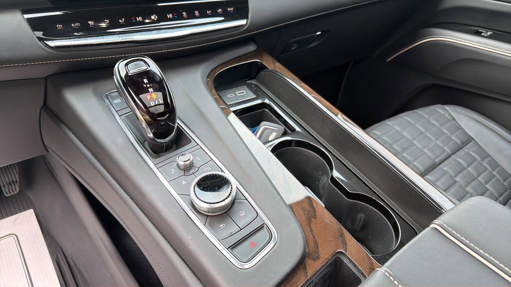 Certified 2024 Cadillac Escalade Sport Platinum w/ LPO, Floor Liner Package image 36