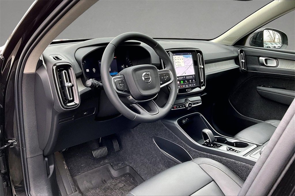 Certified 2026 Volvo XC40 B5 Core w/ Climate Package image 17