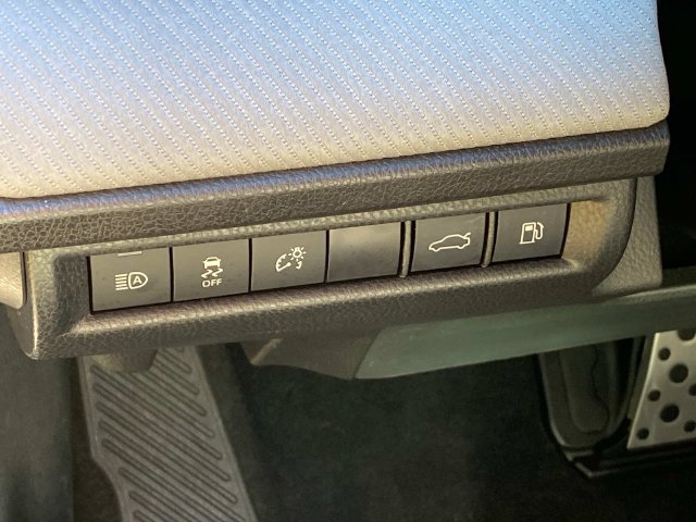 Used 2025 Toyota Camry SE w/ Multimedia Upgrade Package FWD image 15