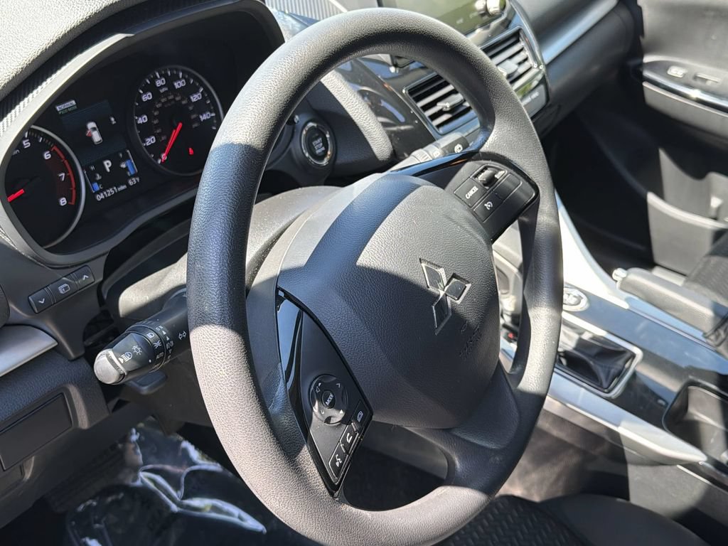 Used 2024 Mitsubishi Eclipse Cross LE AWD/4WD image 11