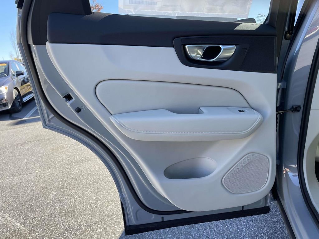 New 2026 Volvo XC60 B5 Ultra w/ Protection Package Premier image 3
