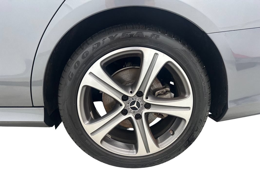 Used 2018 Mercedes-Benz E 300 4MATIC image 9