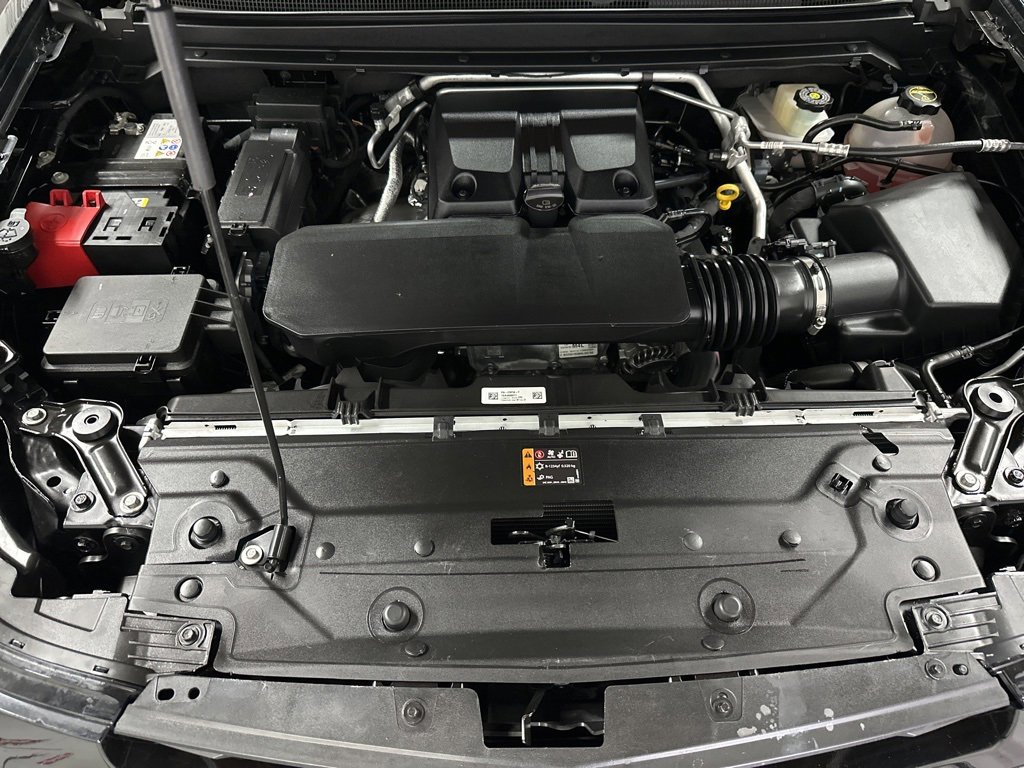 Used 2025 Chevrolet Colorado Z71 w/ Midnight Edition image 35