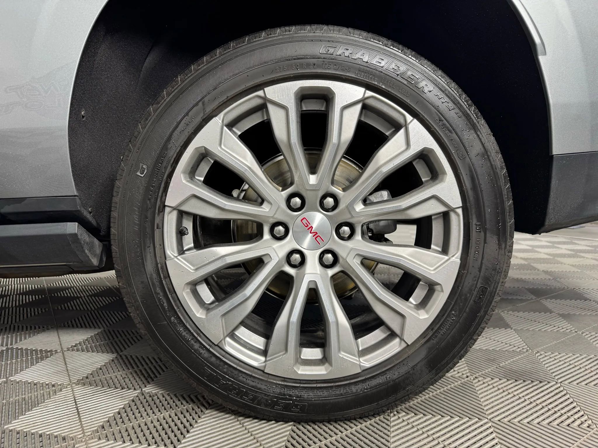 Used 2023 GMC Yukon XL Denali image 57