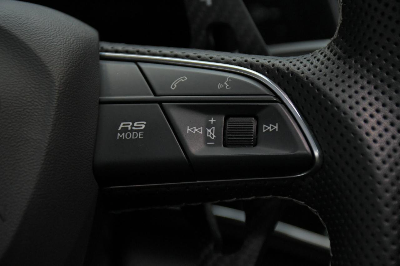 Used 2021 Audi RS Q8 w/ Black Optic Package image 33