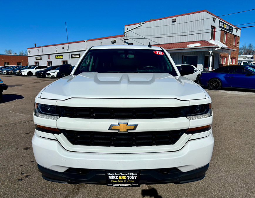 Used 2018 Chevrolet Silverado 1500 Custom w/ Custom Value Package image 2