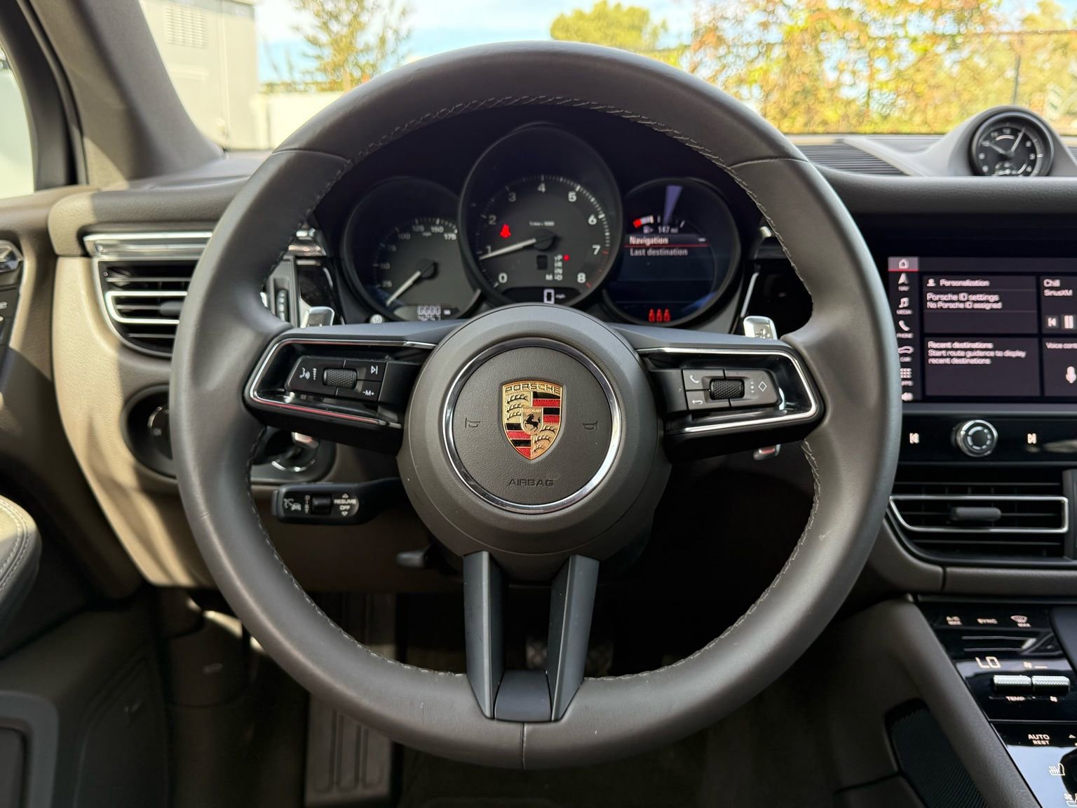 Used 2025 Porsche Macan image 15