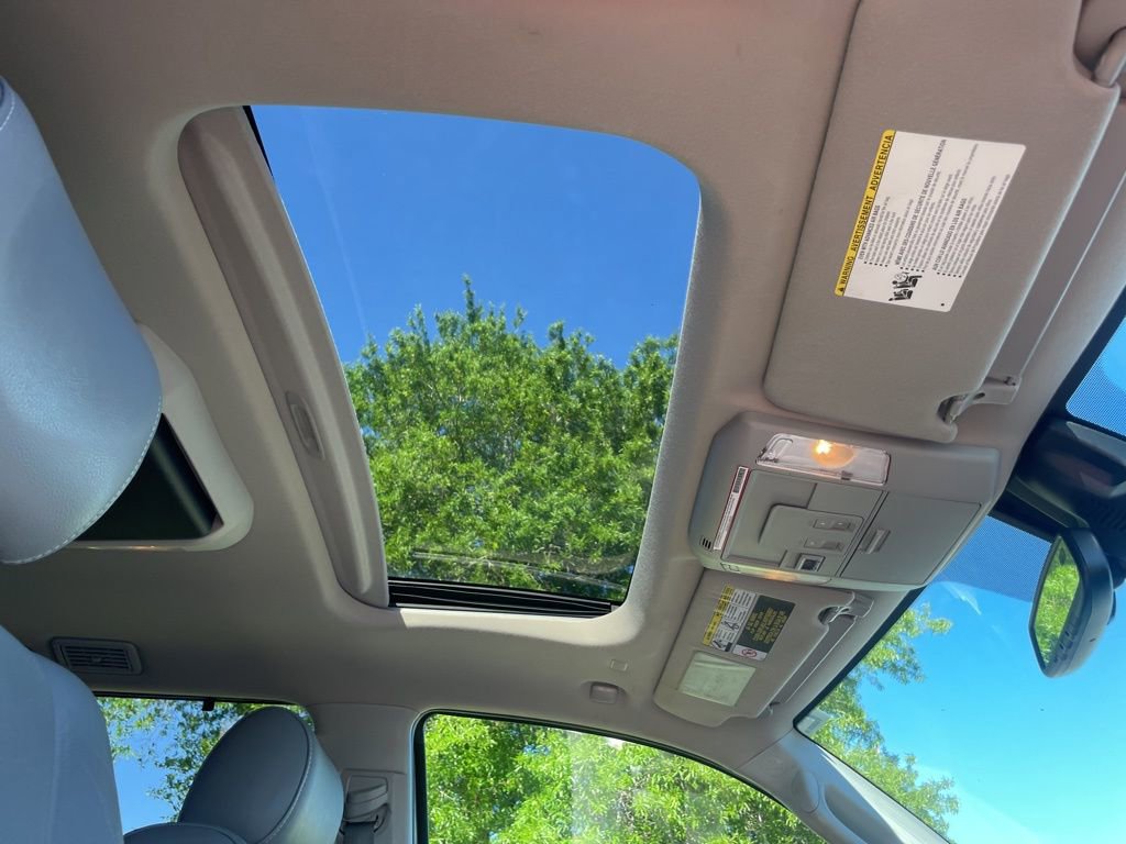 Used 2020 Toyota Sequoia Platinum AWD/4WD image 18