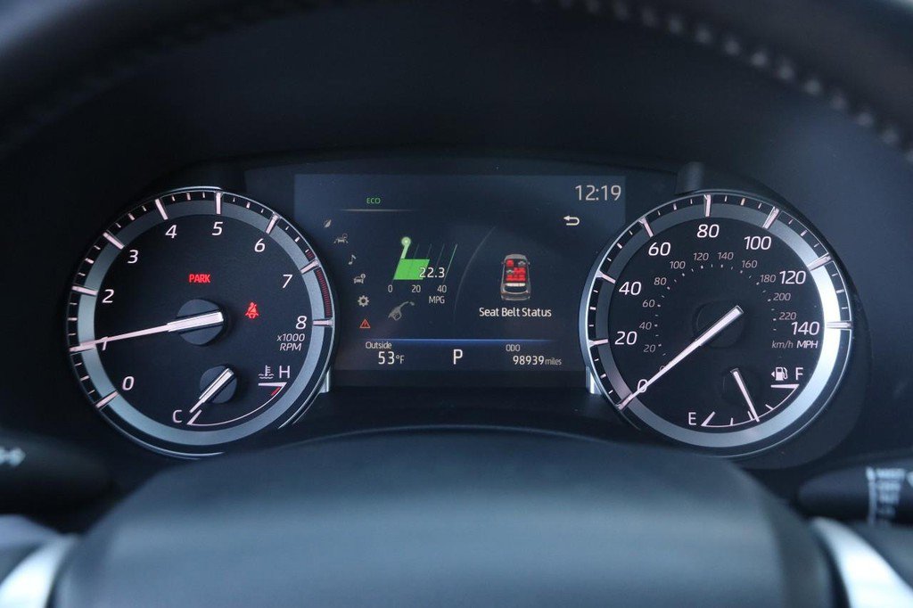 Used 2022 Toyota Highlander XLE image 16