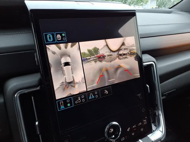 Used 2025 GMC Yukon Denali RWD image 26