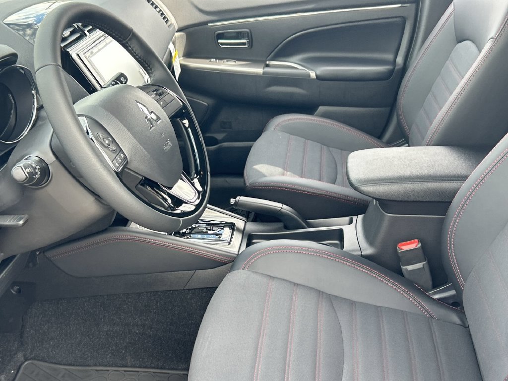 New 2027 Mitsubishi Outlander Sport SE FWD image 14