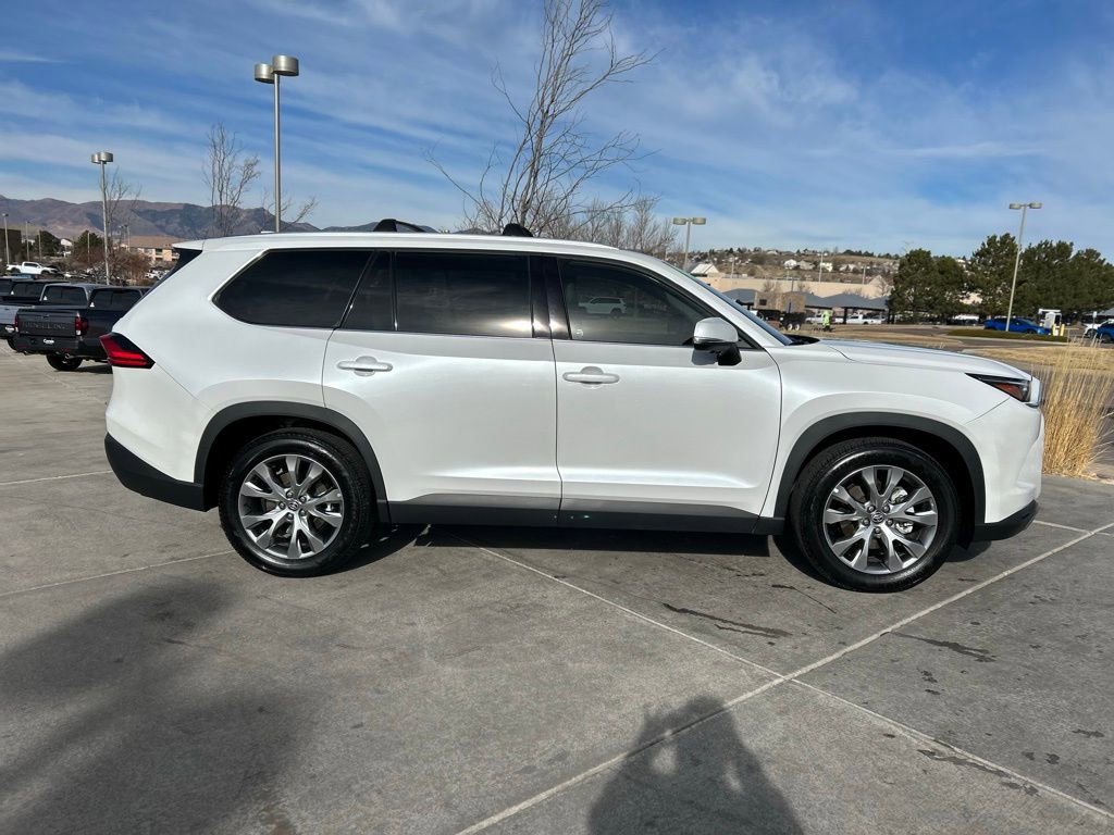 Used 2024 Toyota Grand Highlander Limited image 10