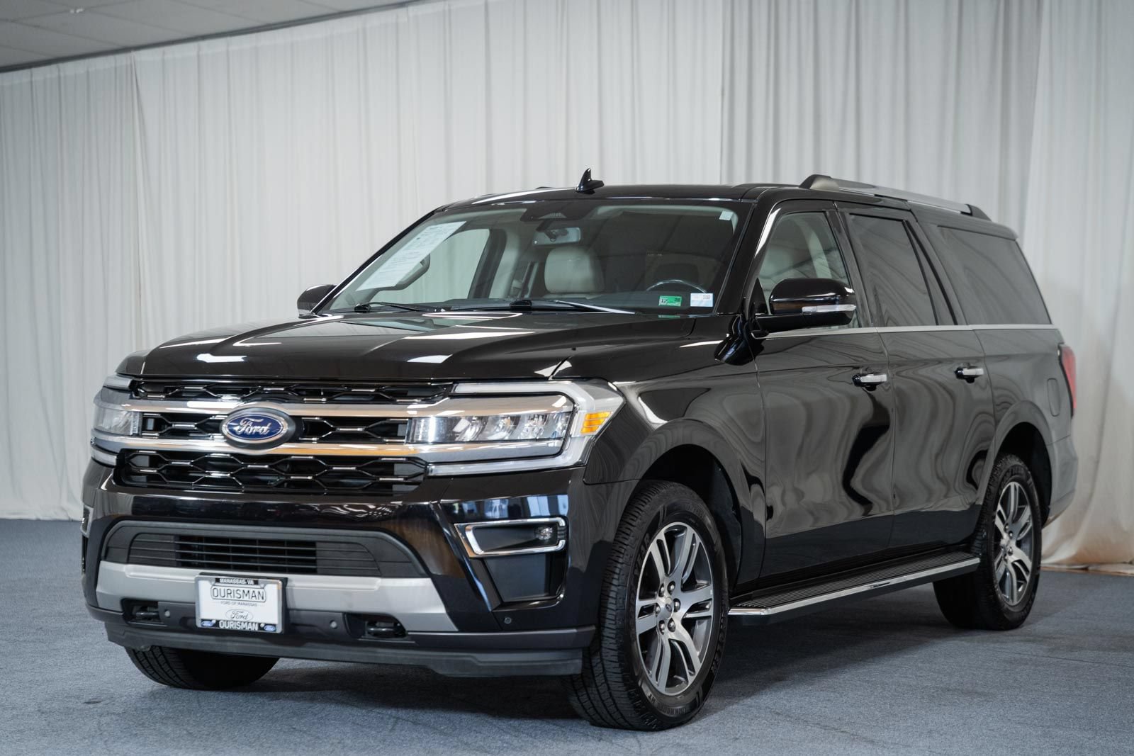 Used 2023 Ford Expedition Max Limited AWD/4WD image 3