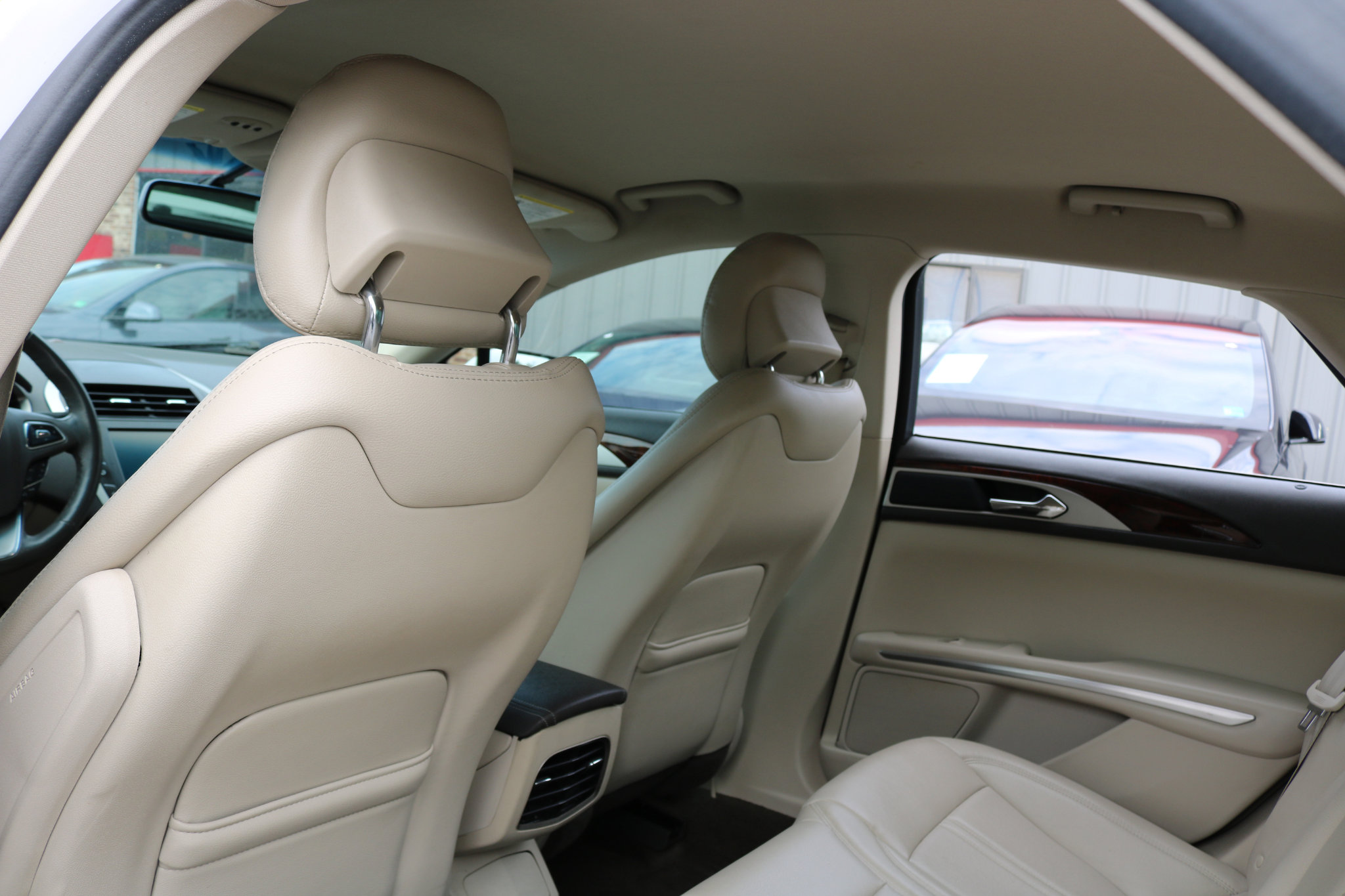 Used 2016 Lincoln MKZ image 31