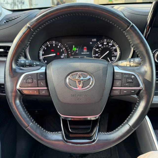 Used 2021 Toyota Highlander Limited AWD/4WD image 17
