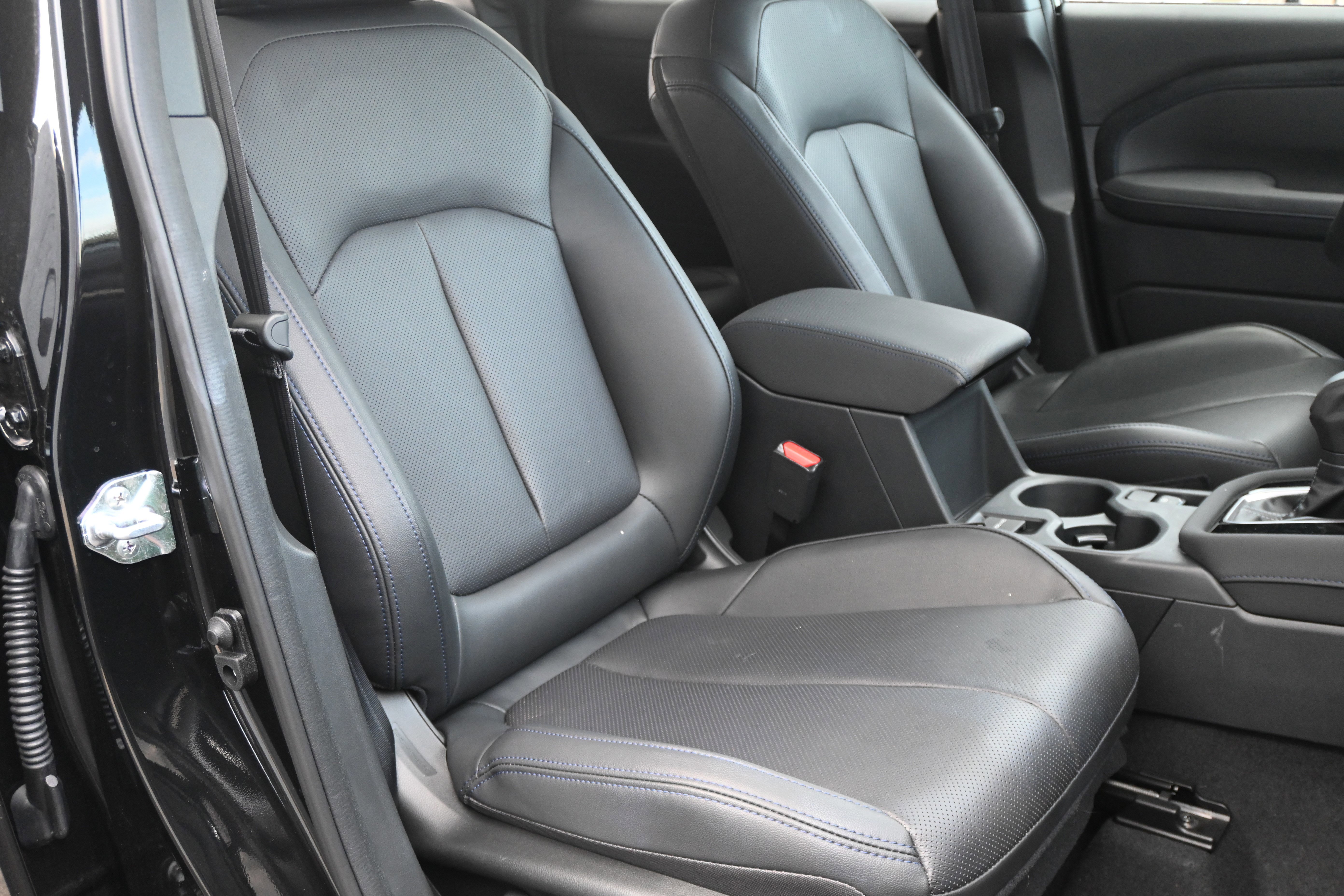 Certified 2025 Subaru Forester Limited image 34