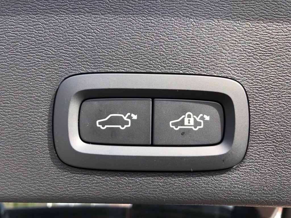 New 2026 Volvo XC40 B5 Ultra w/ Protection Package Premier AWD/4WD image 39