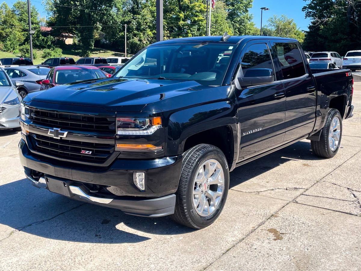 Used 2018 Chevrolet Silverado 1500 LT w/ All Star Edition AWD/4WD image 1