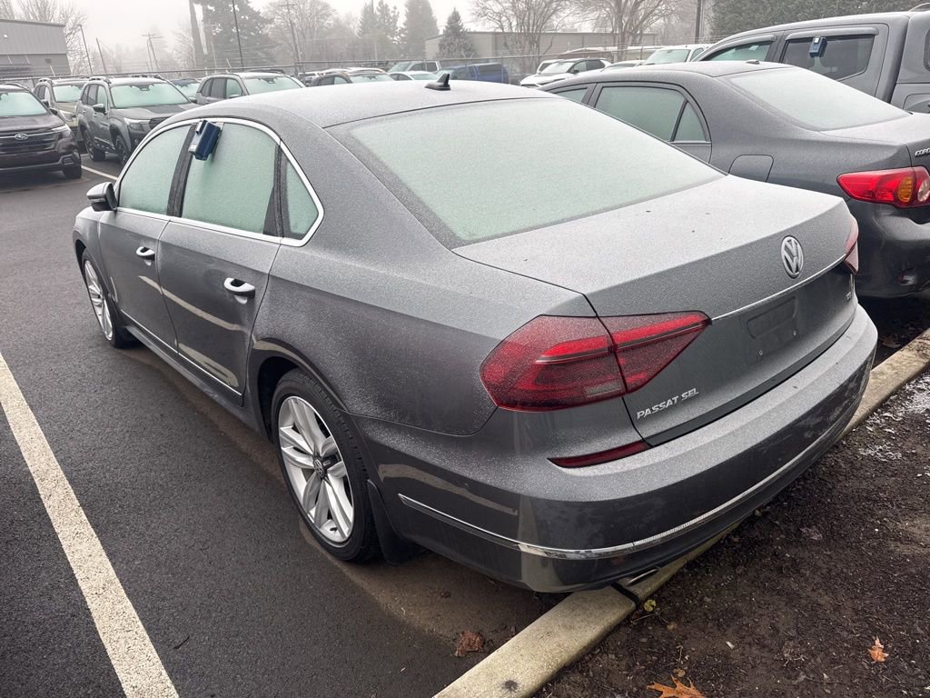 Used 2017 Volkswagen Passat 1.8T SEL Premium image 2