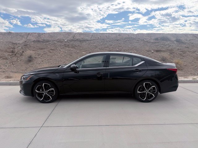 Used 2025 Nissan Altima 2.5 SR FWD image 5