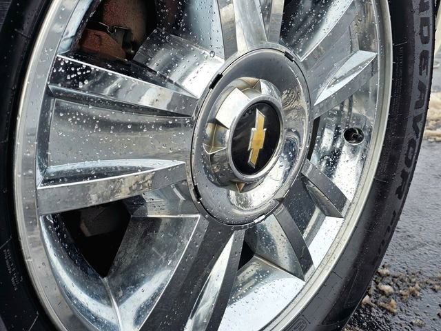 Used 2010 Chevrolet Suburban LTZ image 6