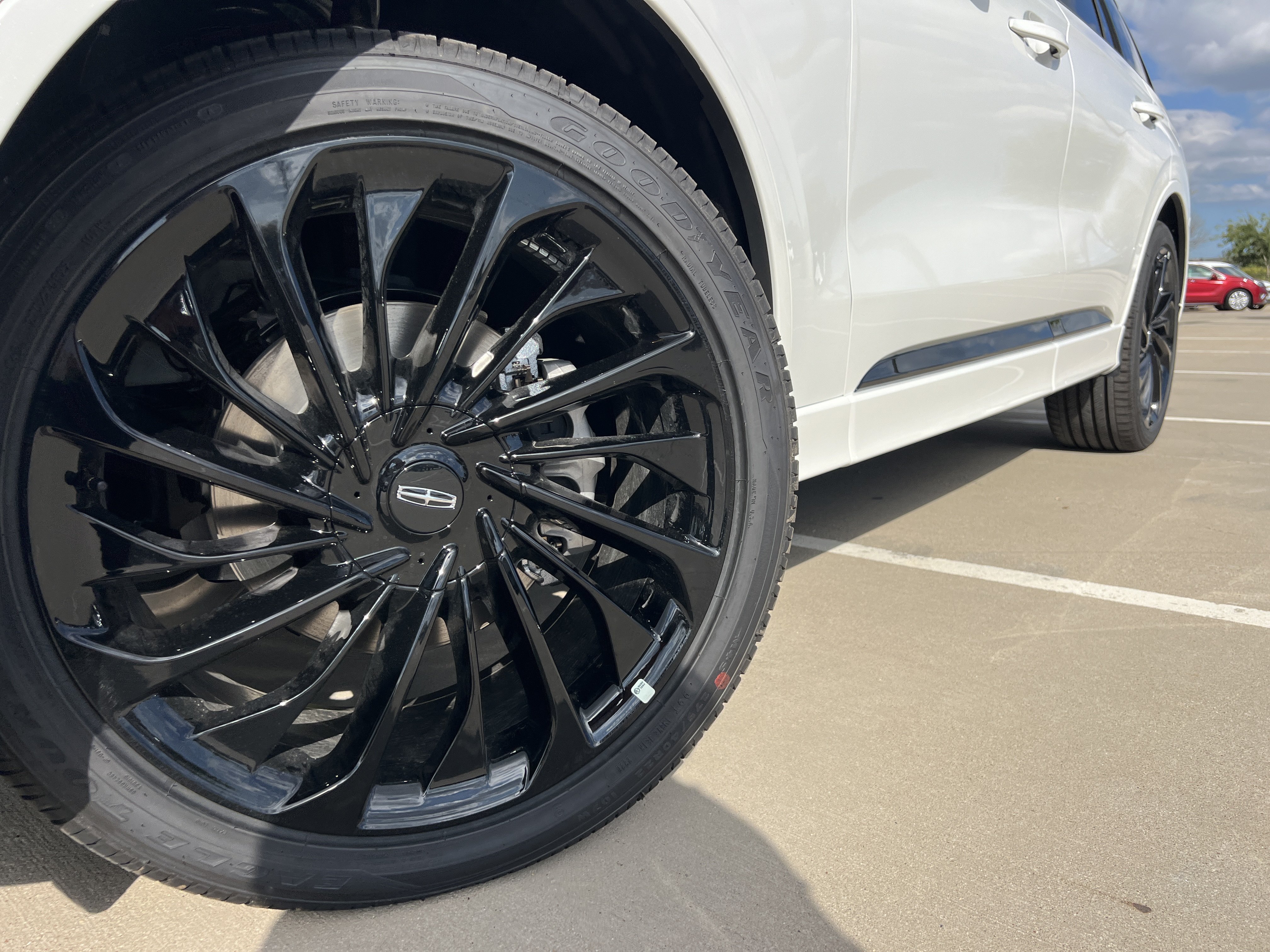 New 2027 Lincoln Aviator Reserve w/ Luxury Package RWD image 13