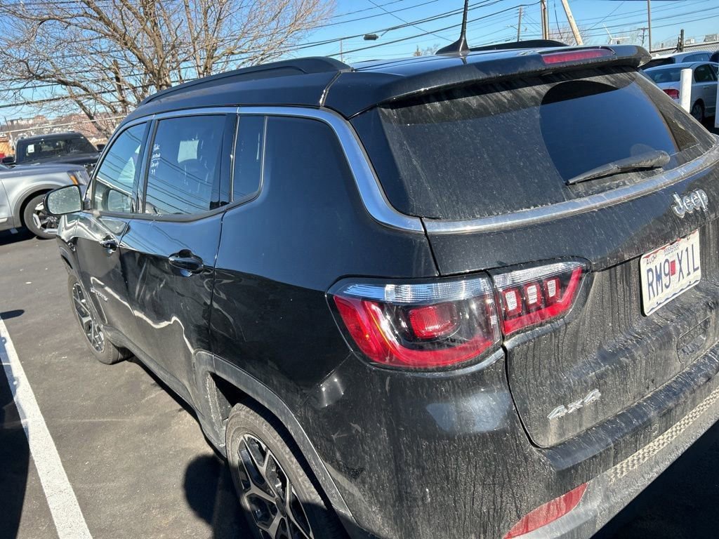 Used 2025 Jeep Compass Limited image 5