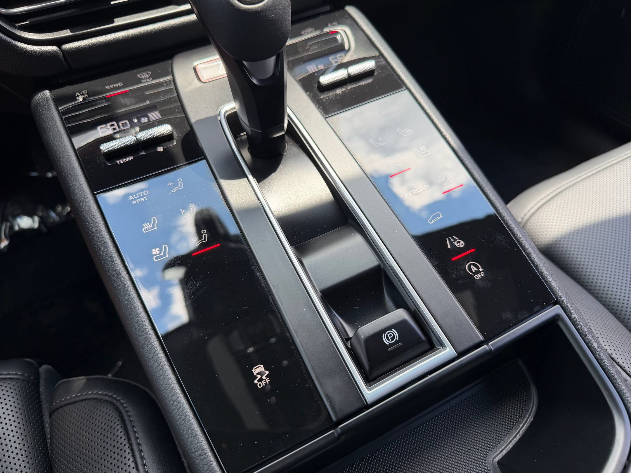 Certified 2026 Porsche Macan AWD/4WD image 29