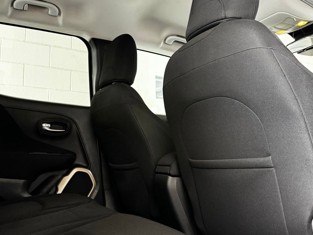 Used 2016 Jeep Renegade Latitude image 7