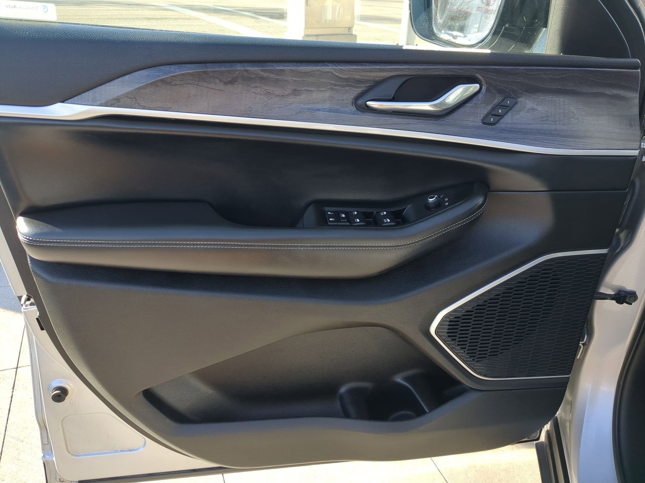 Used 2021 Jeep Grand Cherokee L Limited image 14