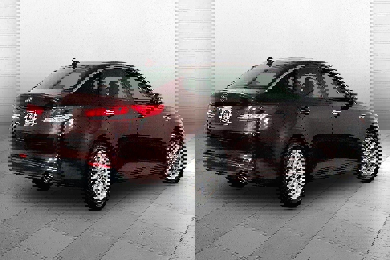 Used 2017 Kia Optima LX image 13