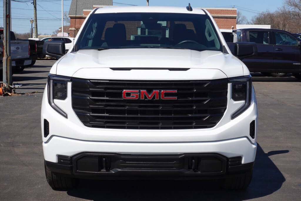 Used 2023 GMC Sierra 1500 Pro w/ Graphite Edition AWD/4WD image 8