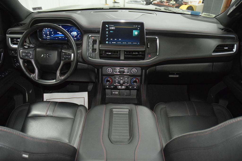 Used 2024 Chevrolet Suburban RST w/ Luxury Package AWD/4WD image 31