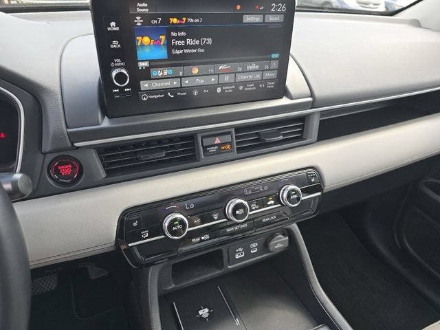 Used 2025 Honda Pilot Touring image 32