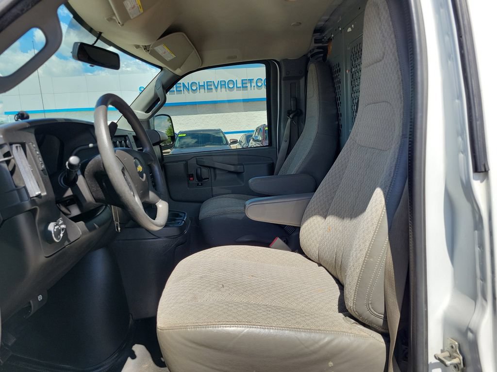 Used 2017 Chevrolet Express 2500 RWD image 7