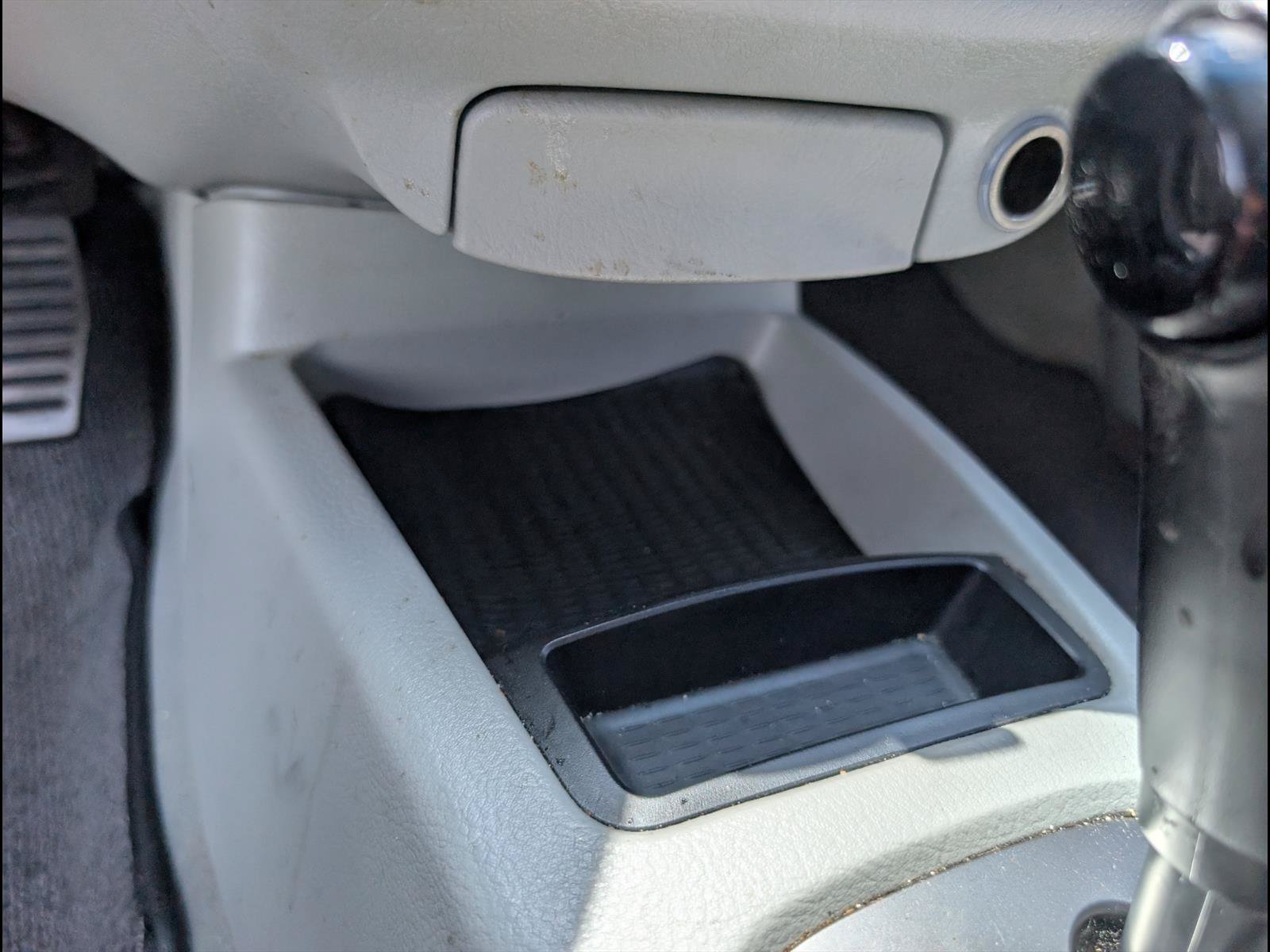 Used 2005 Kia Spectra LX FWD image 12