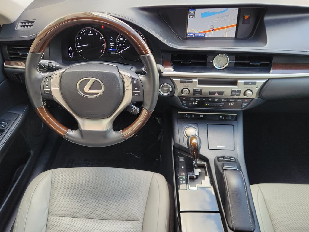Used 2014 Lexus ES 350 w/ Luxury Package FWD image 29