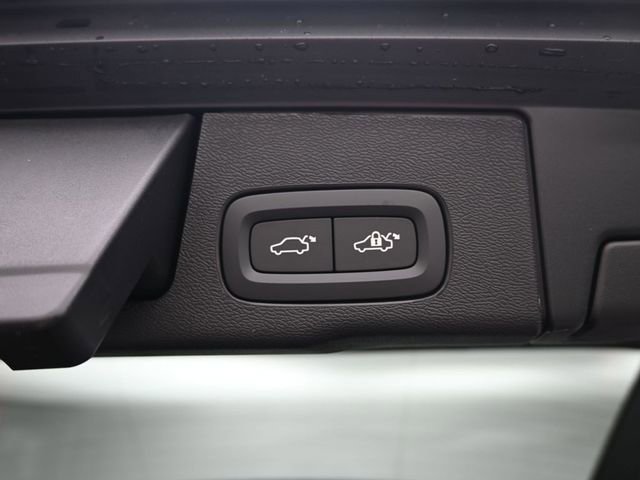 New 2026 Volvo XC60 B5 Core w/ Climate Package image 31