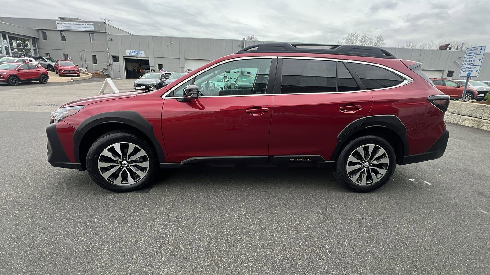 Used 2023 Subaru Outback Limited AWD/4WD image 4