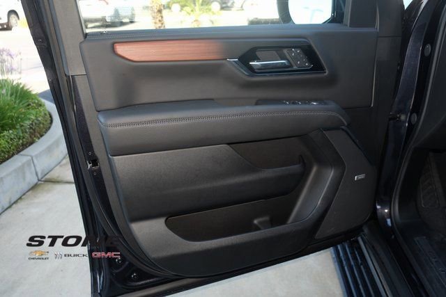 New 2025 GMC Yukon XL Denali w/ Sun & Power Step Package image 26