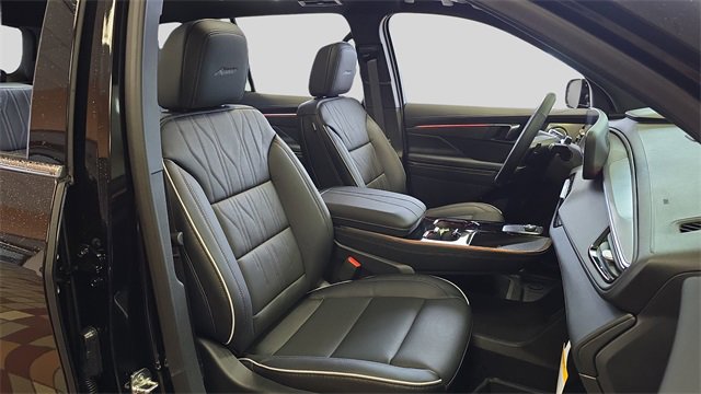 New 2026 Buick Enclave Avenir w/ Super Cruise Package image 12