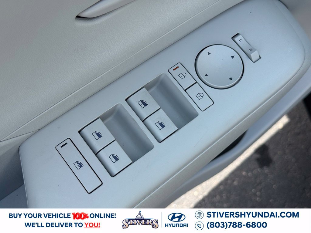 New 2027 Hyundai Kona SE FWD image 21