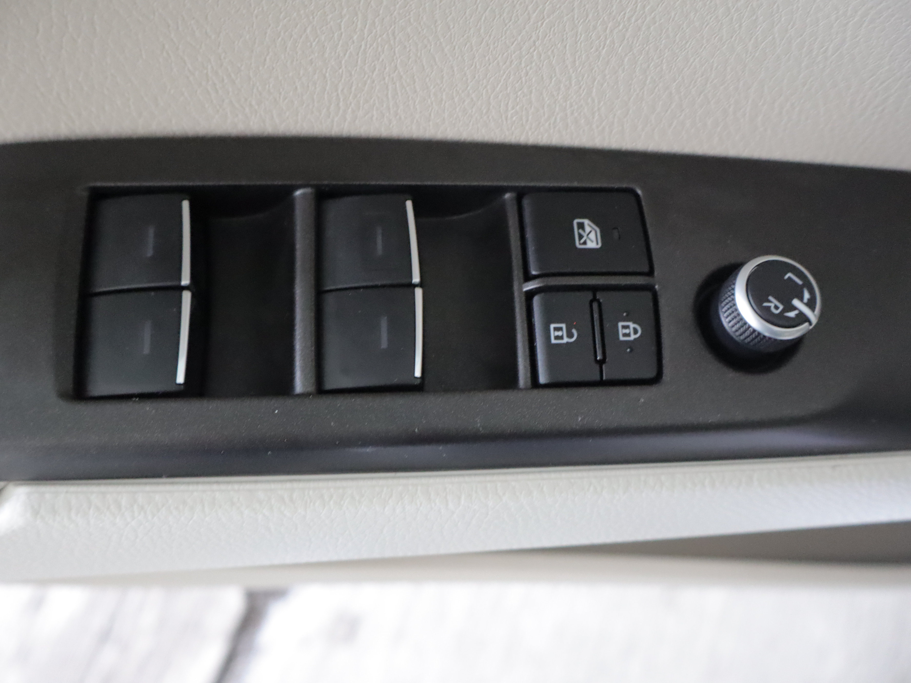 Used 2023 Toyota Camry XLE AWD/4WD image 11