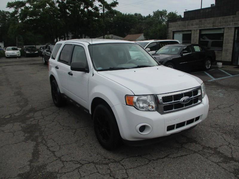 Used 2012 Ford Escape XLS AWD/4WD image 1