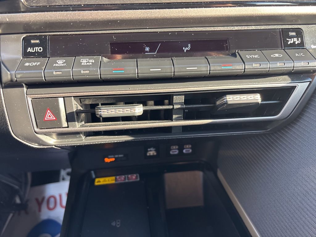 Used 2025 Toyota Camry SE image 20