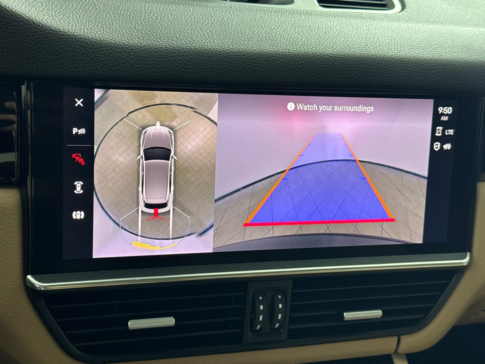 Certified 2023 Porsche Cayenne AWD/4WD image 20