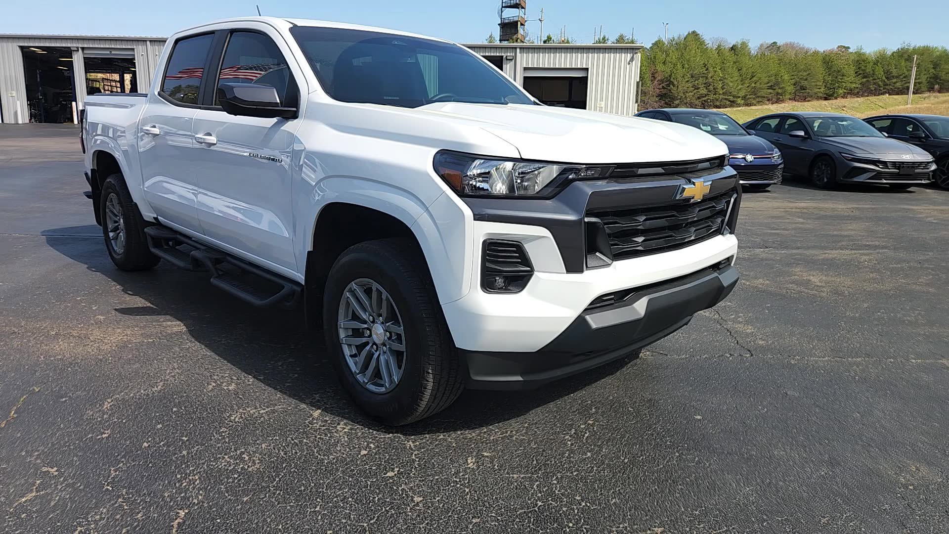 Used 2024 Chevrolet Colorado LT w/ LT Convenience Package II image 4